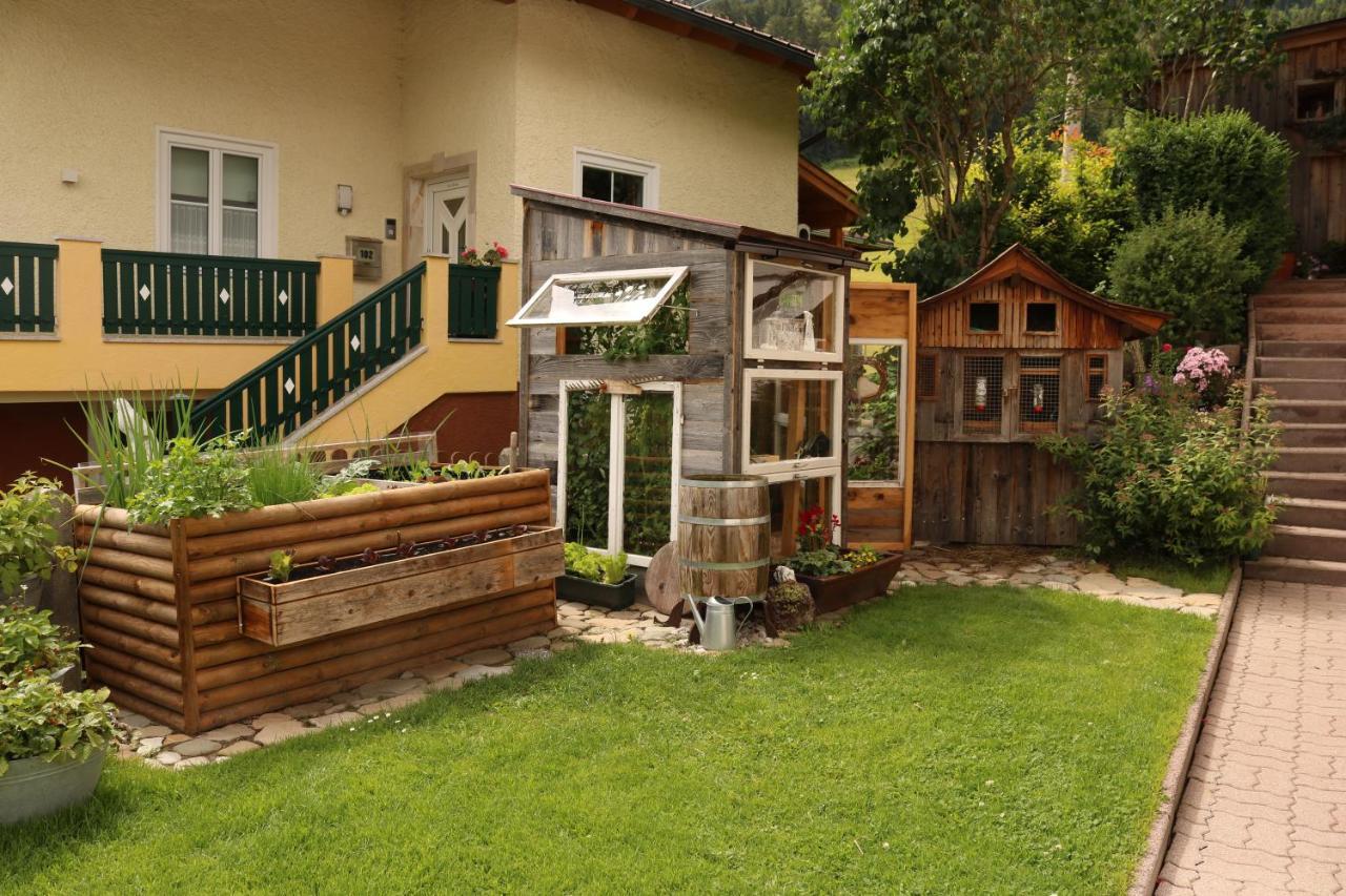 Ferienhaus Hoell Russbach am Pass Gschutt Bagian luar foto
