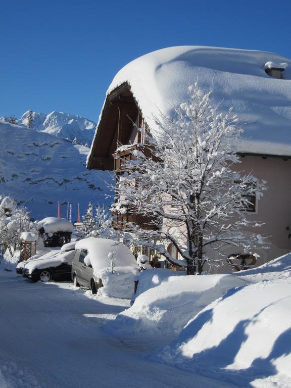 Ferienhaus Hoell Russbach am Pass Gschutt Bagian luar foto