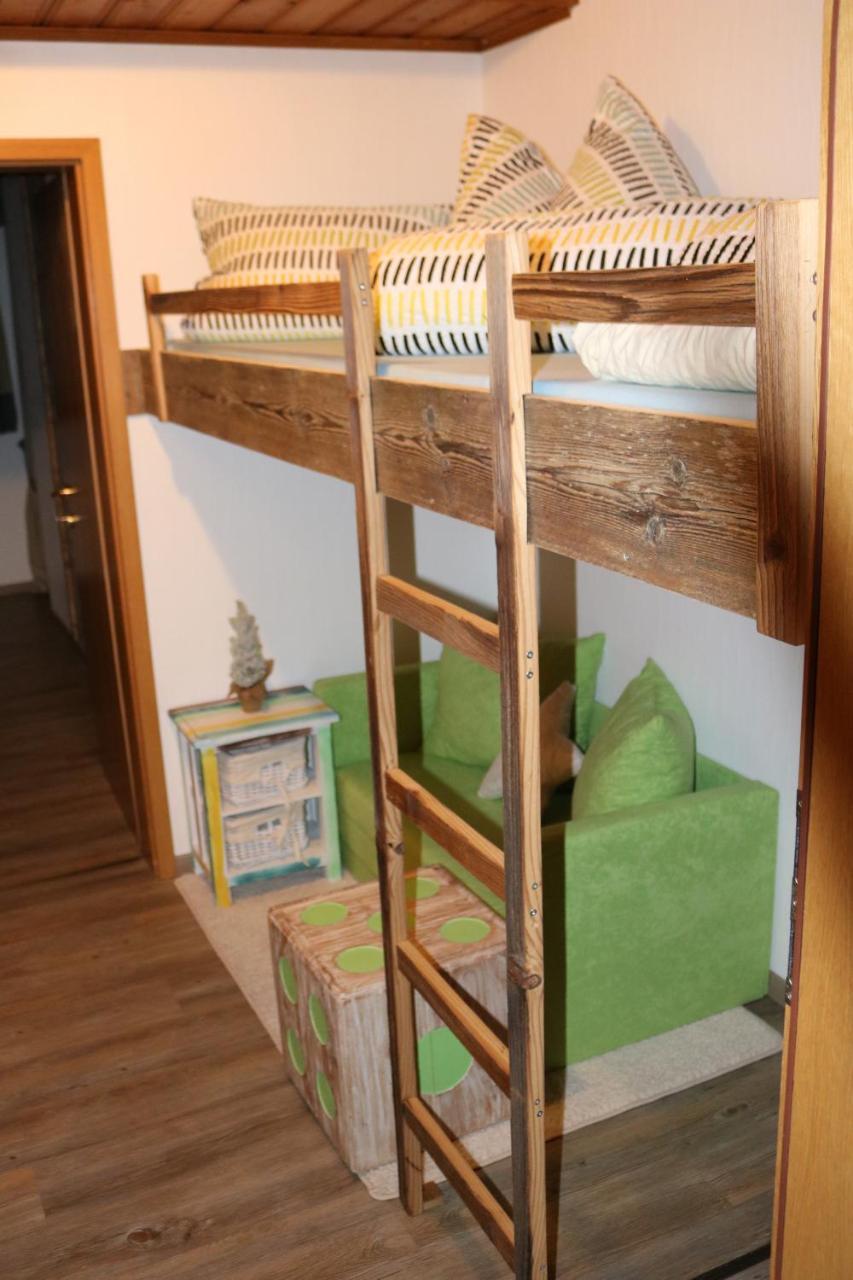 Ferienhaus Hoell Russbach am Pass Gschutt Bagian luar foto